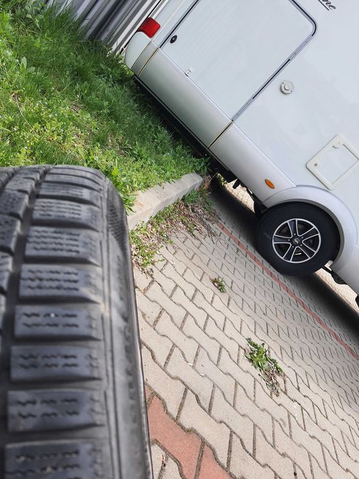 Продавам комплект зимни гуми с джанти 17 цола