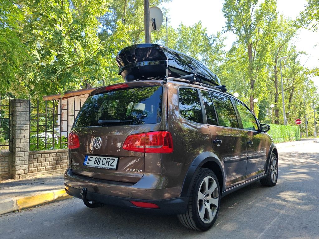 Volkswagen Touran / 2.0 diesel / automat / 7  locuri / Cross