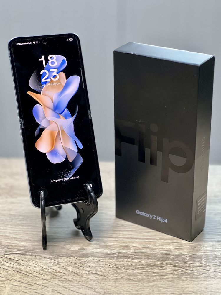 Продаваме Samsung Galaxy Z Flip 4