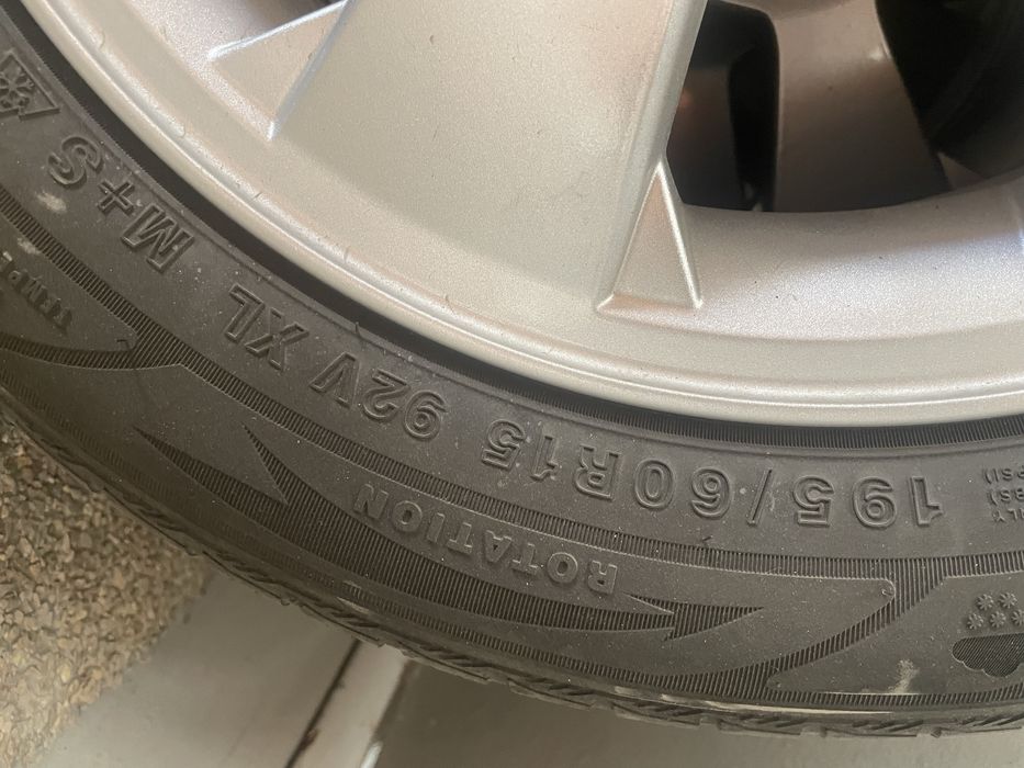 Продам заводские диски и шины от жентры