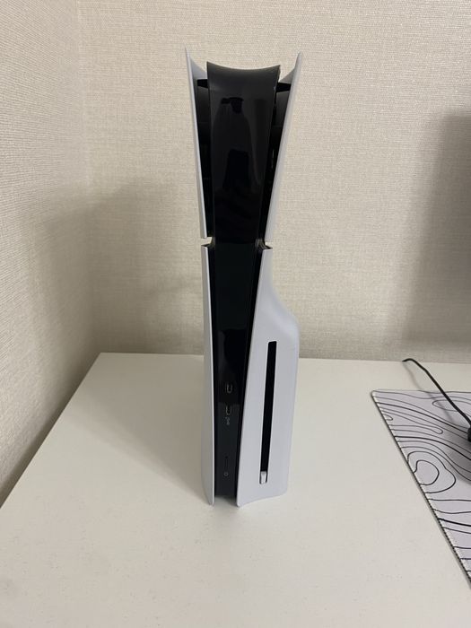 ps 5 slim и 1 геймпад. идеальное состояние, все проаода ориг и коробка