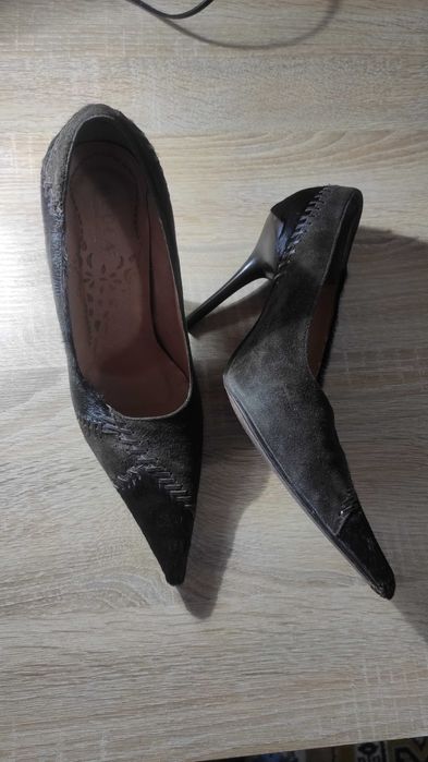 Продам женскую обувь,б/у. Натуральная кожа,замша. Размер 38-39.Италия