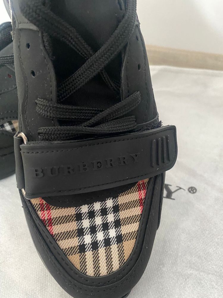 Adidasi Burberry Calitate premium