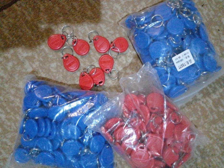 Продам  домофоные ключей   , 1 штук -50 тенше  , в пачке - 100 штук .