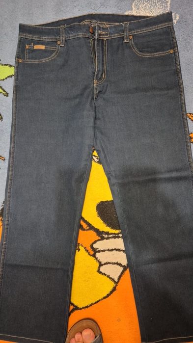 Продаю мужские джинсы за 25000