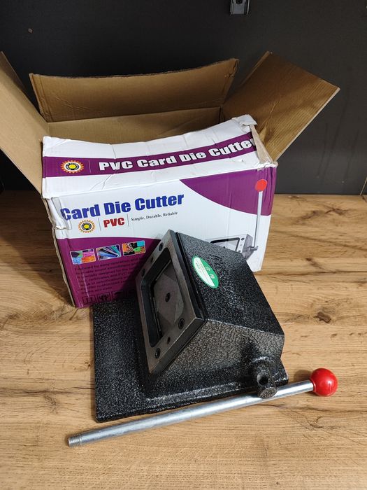 Резак визитки новый