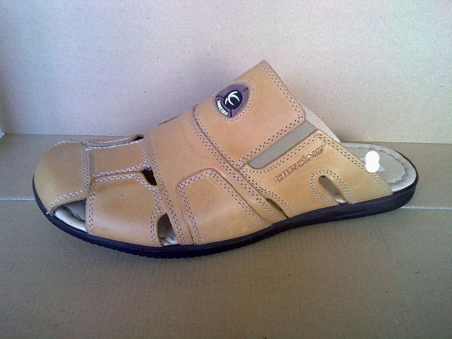 Продава обувки чехли сандали естествена кожа