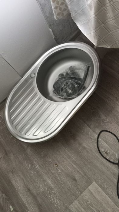 Продам мойку кухонную новую