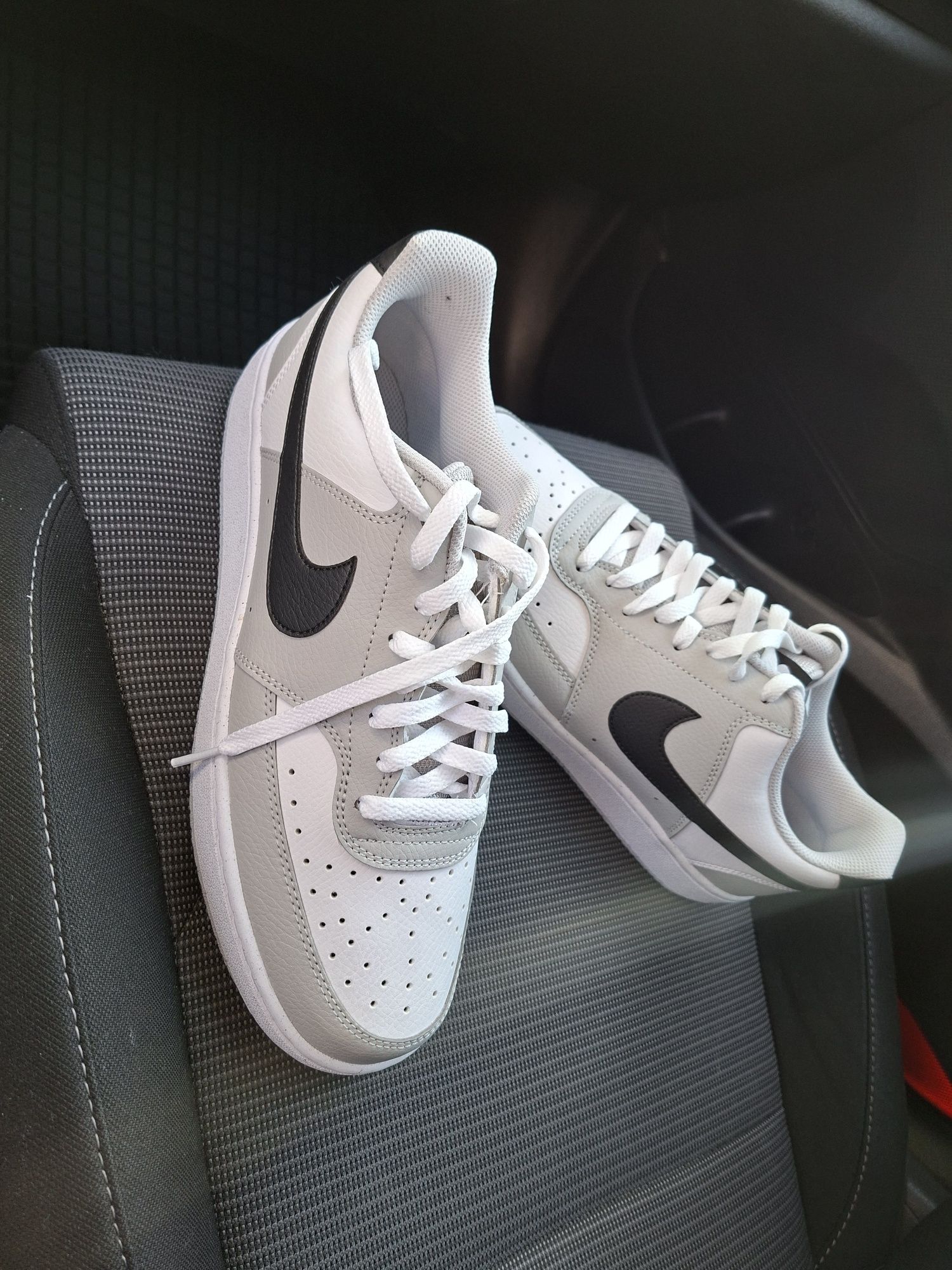 Tenesi nike  noi ,marimea 44