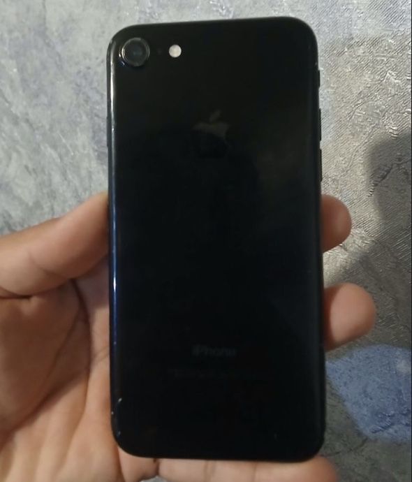 Iphone 7 32 xolati yaxshi radnoy