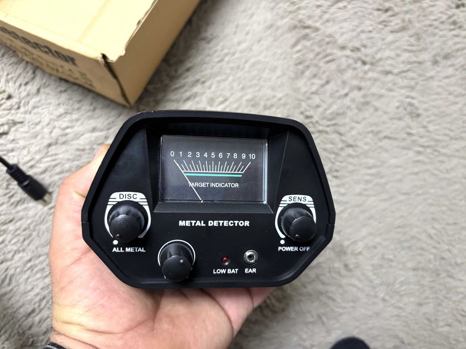 Detector de metale nou.