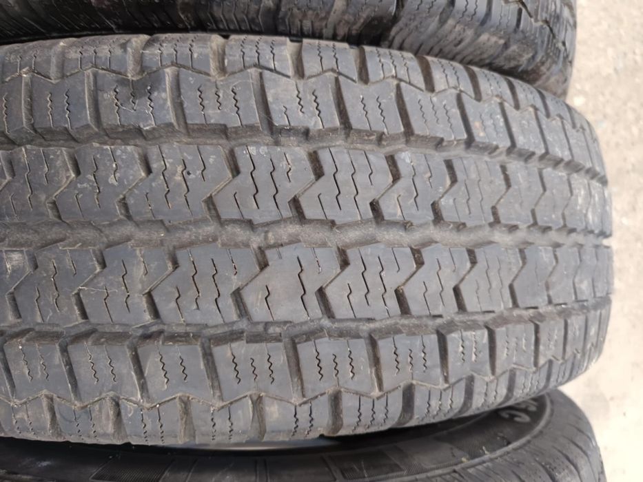 225/75/16 C . 4броя Cintinental VancoFourSeason 2.Гумите са в перфектн