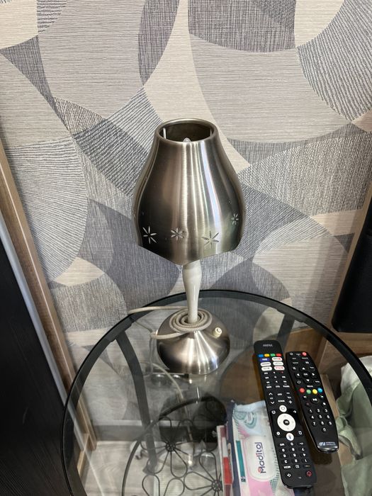 Продам люстру и настольную лампу IKEA