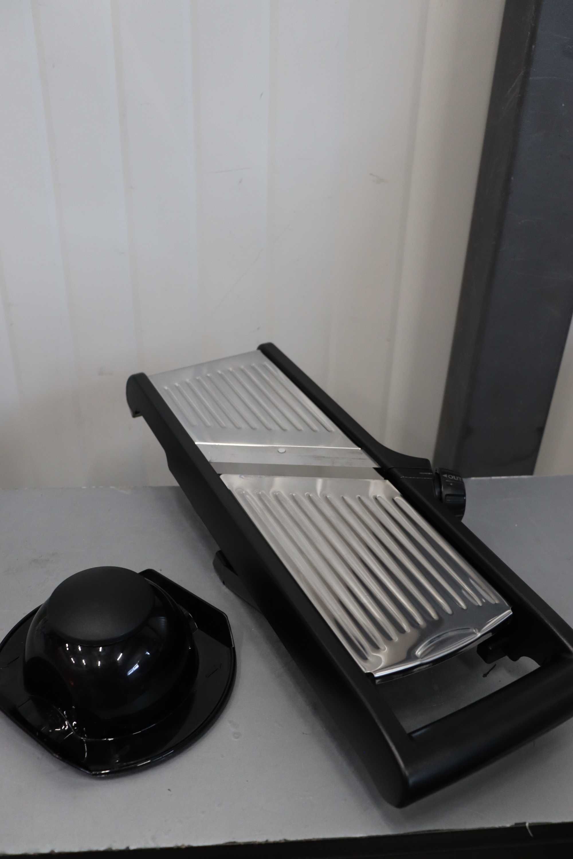 Ренде  MILcea Mandolina slicer 3в1, регулируема, от 0-9 мм