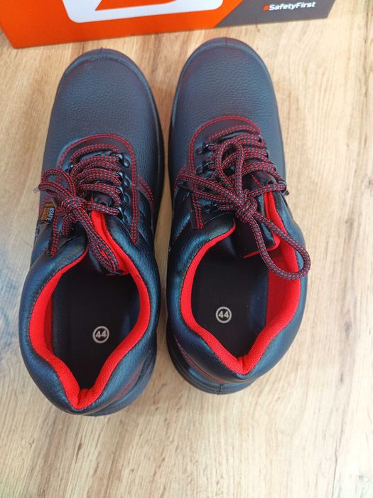 Работни обувки--44 номер