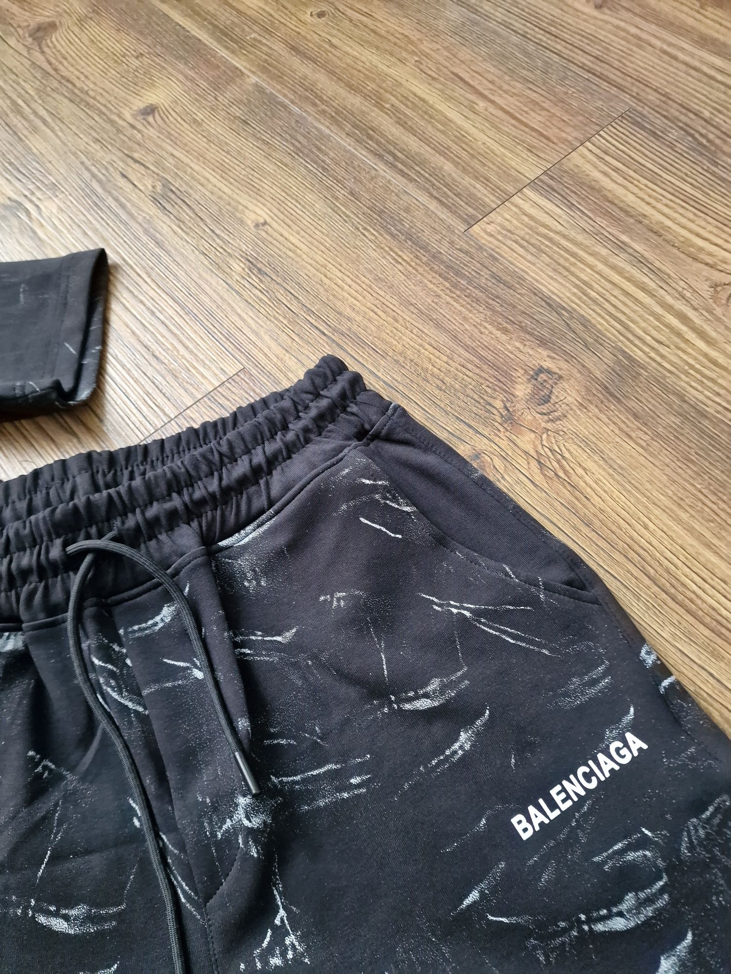 Мъжки екип къси панталони и тениска BALENCIAGA размер S M L XL 2XL 
На