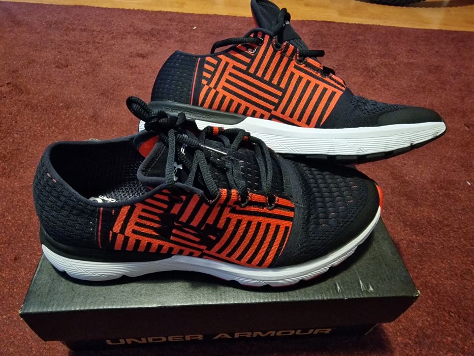 Adidasi under armour