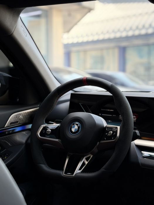 BMW i5 eDrive 35L