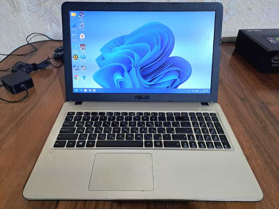 Продается ноутбук ASUS X540L/Core i3-5005/Озу 4Gb/SSD128Gb+HDD 500Gb/