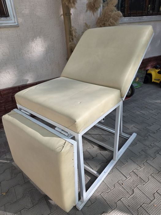 Массажеый кушетка