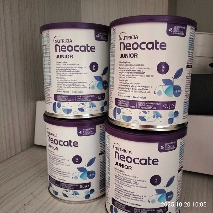 Lapte praf Neocate Junior