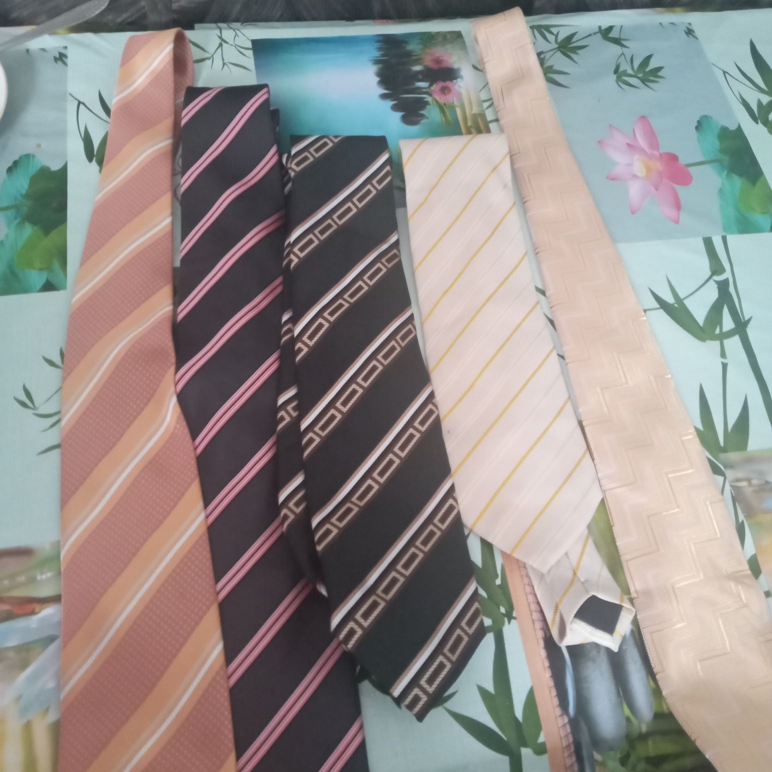 Мужские фирменные галстуки