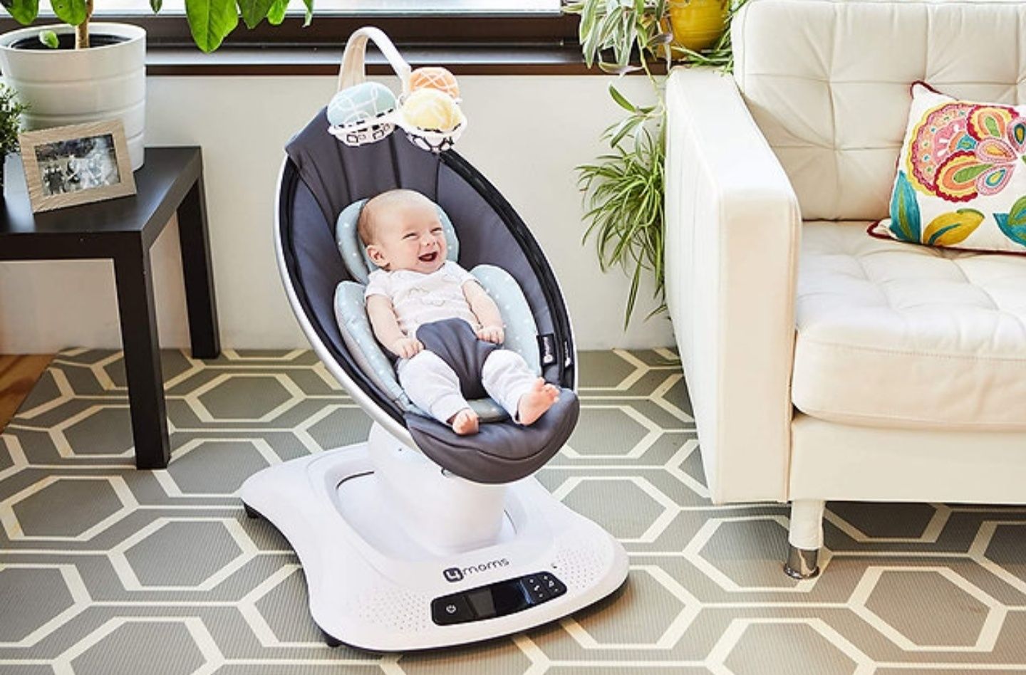 Descoperă Balansoarul Mamaroo 4moms - Un Capitol Plin de Emoții