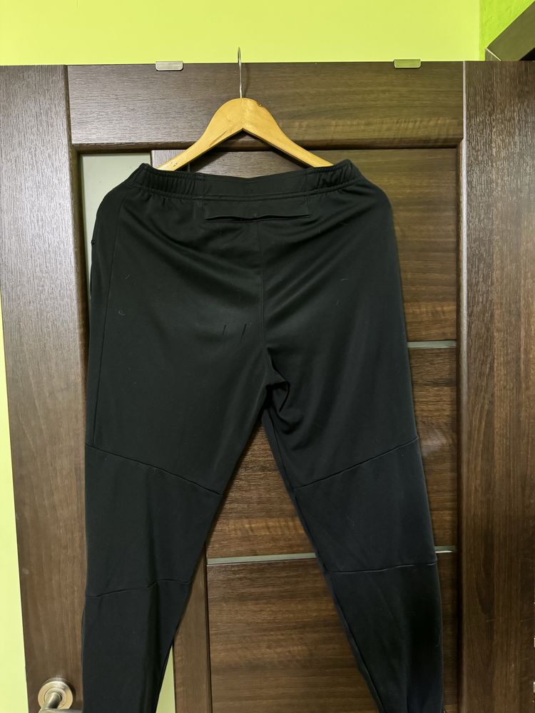 Черно Nike долнище
