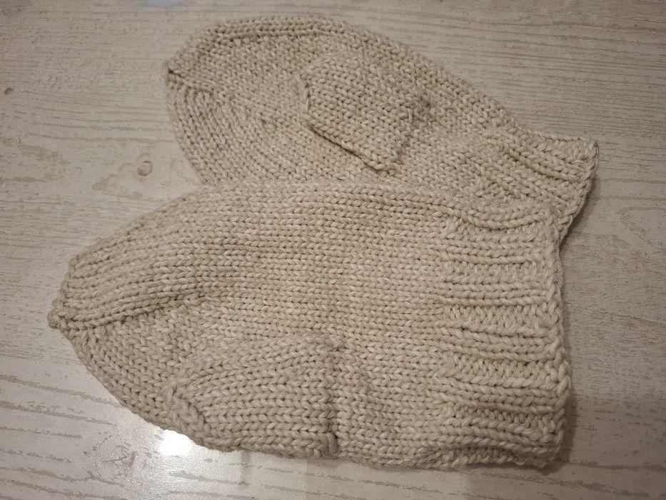 Mănuși lucrate manual