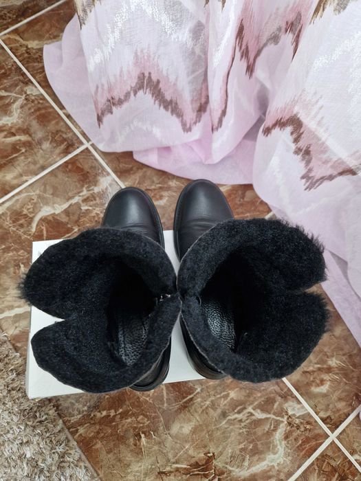 Ghete damă din piele cu blană – mărimea 39