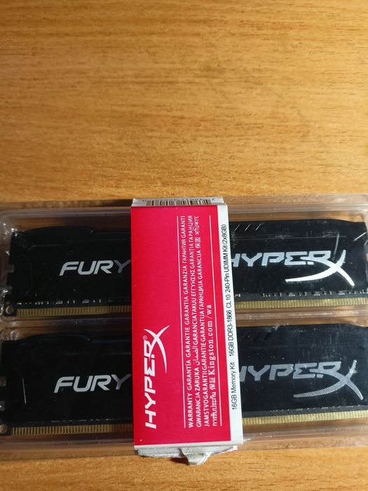 Продам Kingston HyperX DDR3 1866 Kit