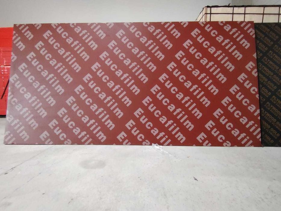 Placa galbena, montanti, coltare/fasete, pene metalice, distantieri