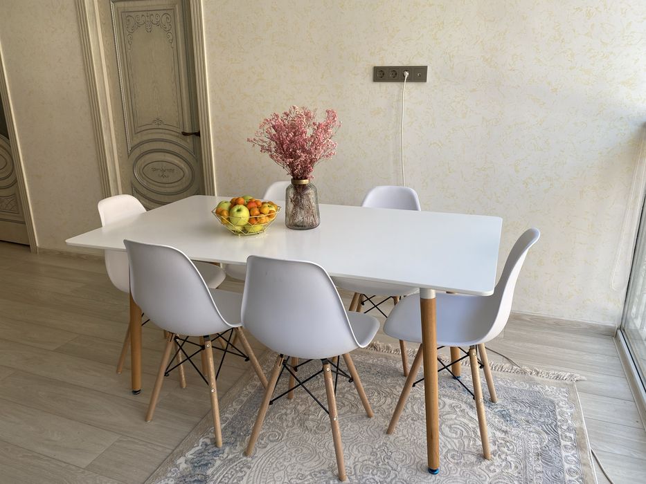 Продам стол и стулья