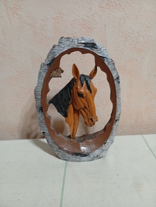 Статуэтка лошади (декоративное настольное панно)