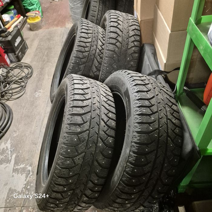 Зимние шины Bridgestone 225/60/R17