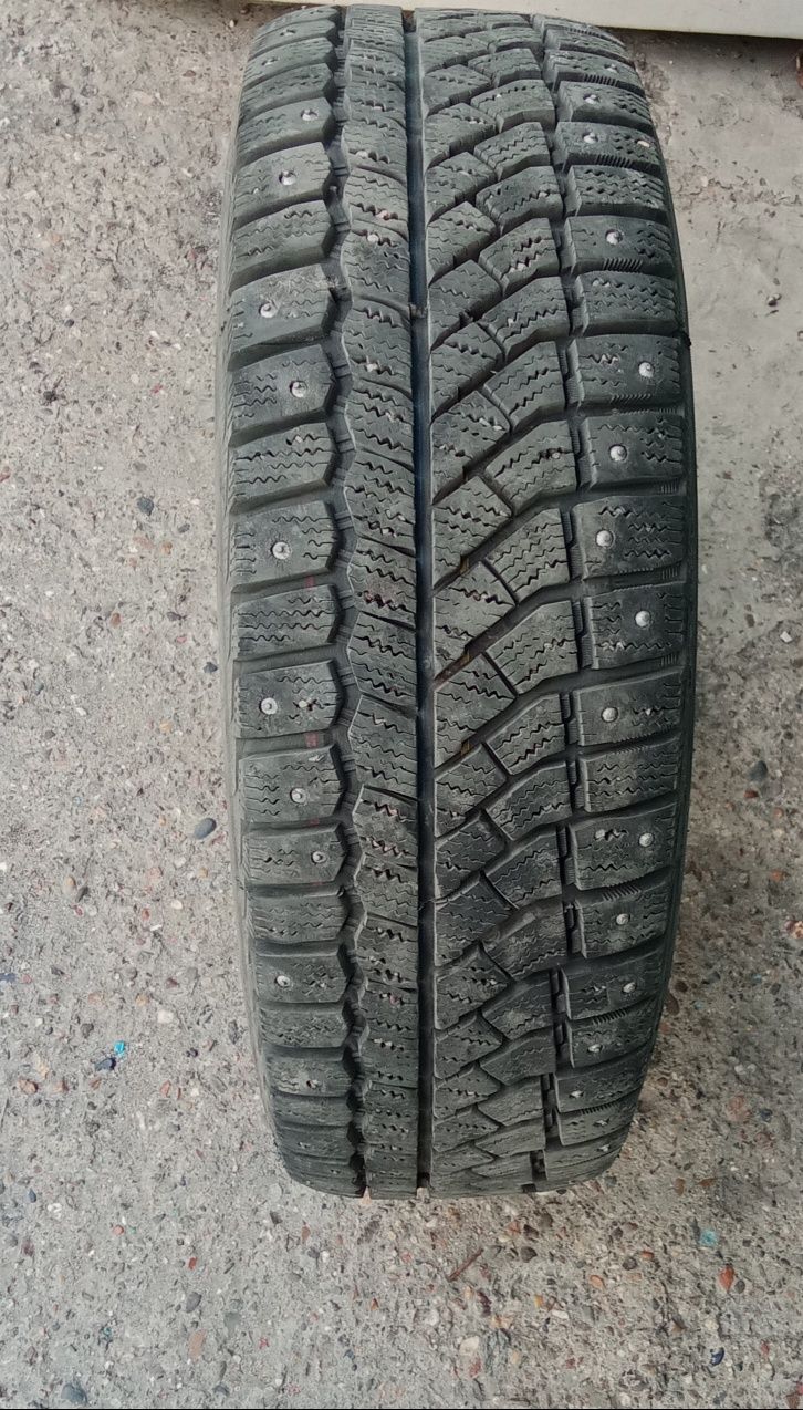 Продам зимнние  шины r 16