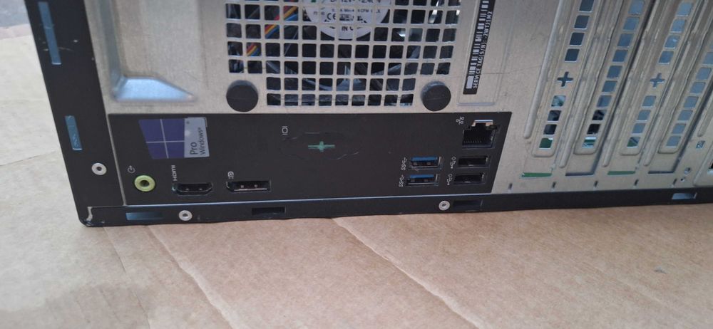 Calculator Windows 11 Dell i3 gen7  8GB RAM, SSD NVMe 256 GB