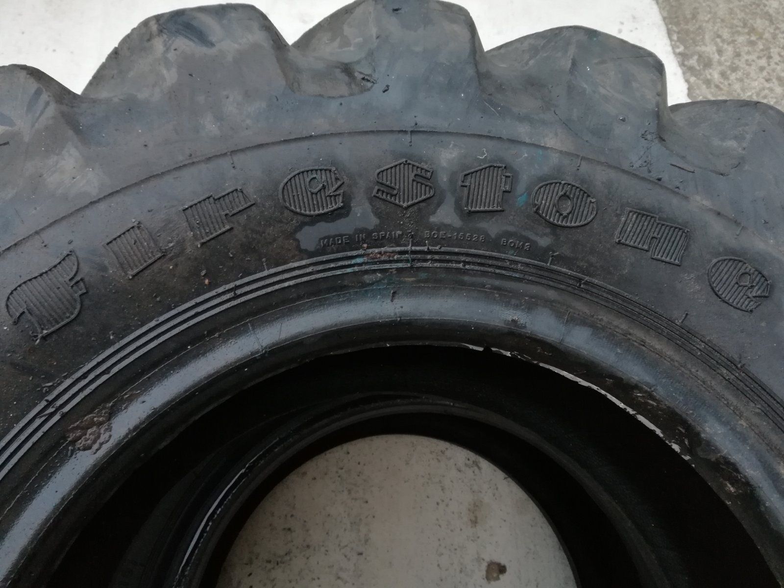 Предни гуми за багер 340/80-18
