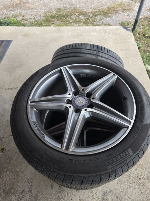 Джанти 18цола свалени от Е-класа W213 еднакви. Гумите са подарък.