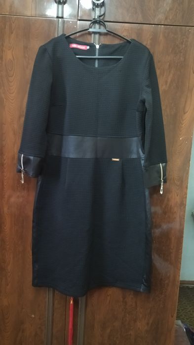 Платье черного цвета