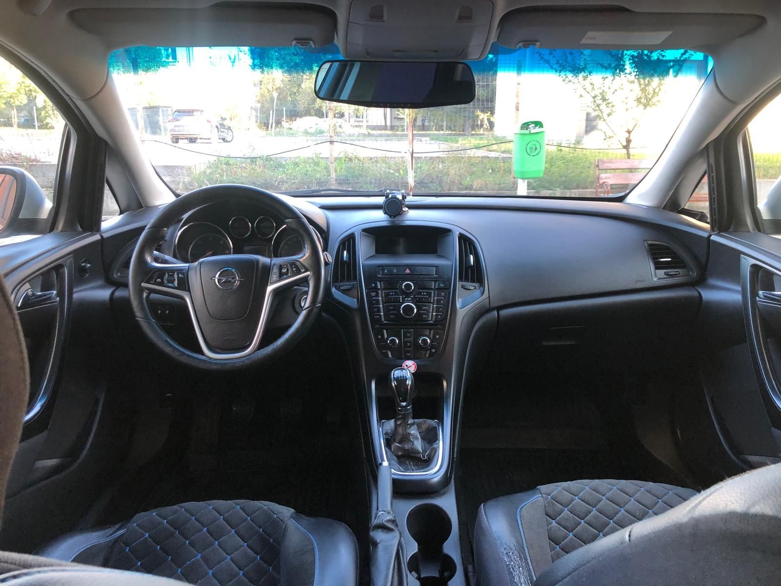 Opel Astra j 1.7 cdti 2011