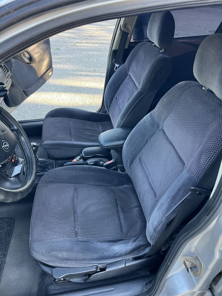 Opel vectra B 1999 юбилеен модел
