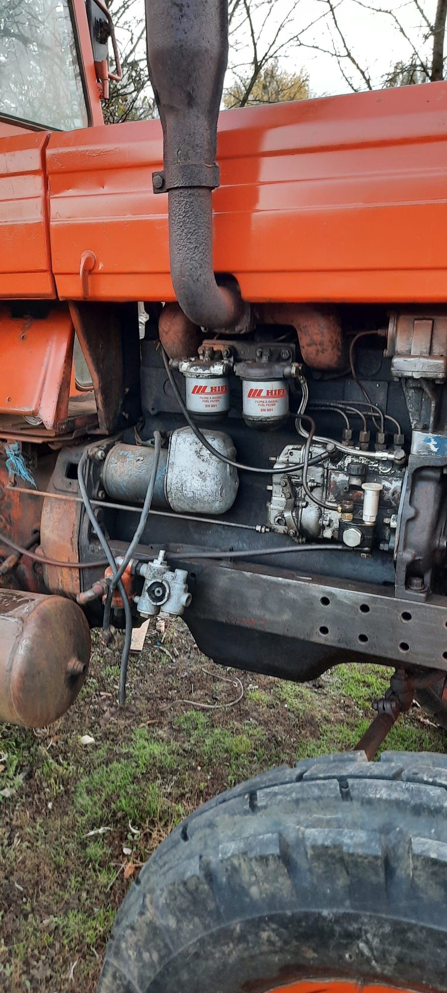 Vând tractor  utb 650