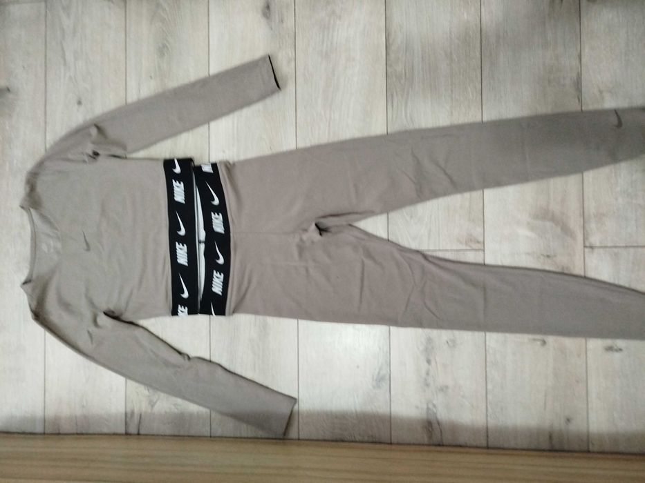 Оригинален Nike комплект DM4851-087 – размер S, обличан само веднъж