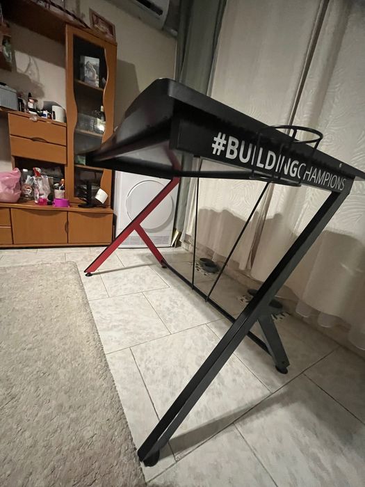 Геймърско бюро, 120 на 74