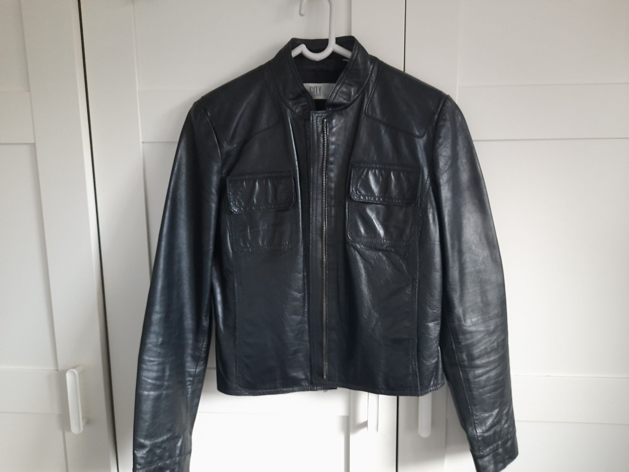 Geaca de dama, din piele naturala, neagra- firma DKNY masura S