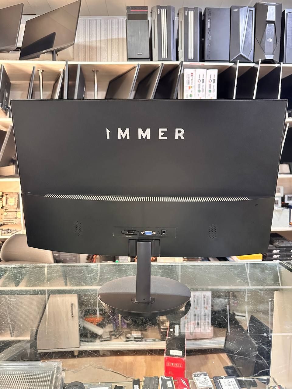 Immer 24" curved monitor ramkasiz yaxshi holatda
