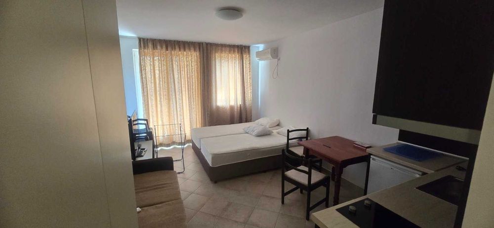 Продава  слънчево и просторно студио в с. Равда