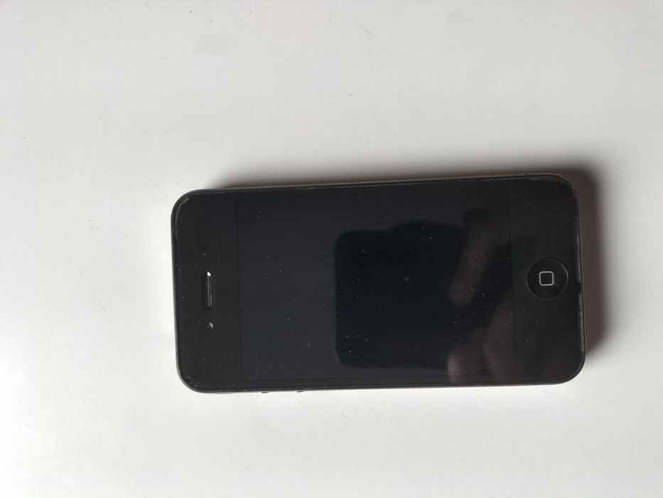 iPhone 4S 16GB ,telefon de colecție