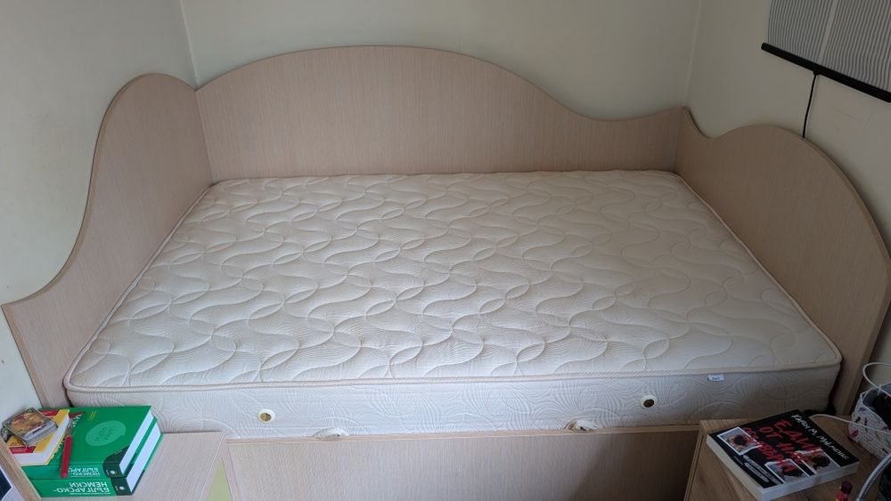 Детско легло и нощно шкафче